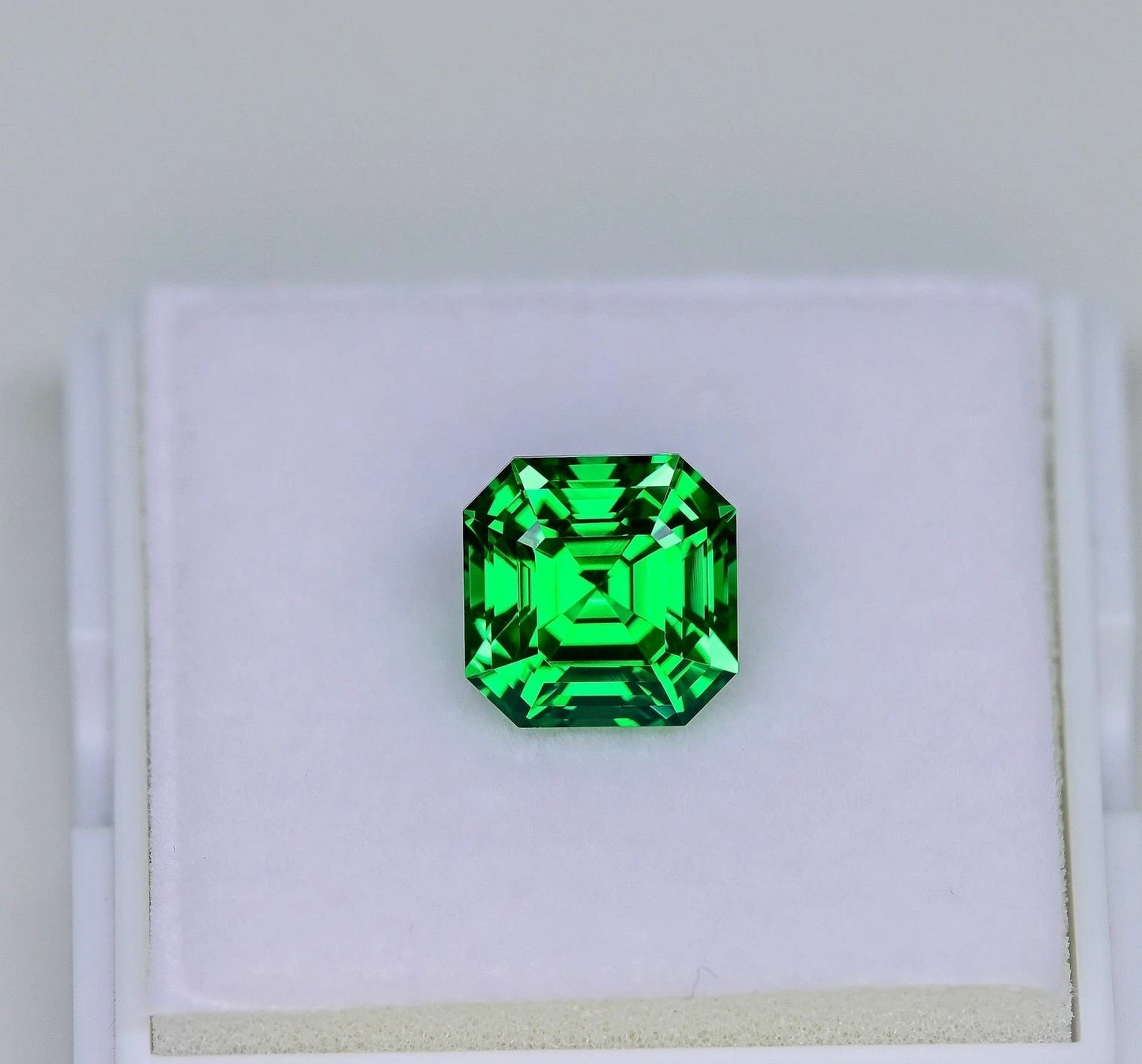 10 Ct Natural Colombian Green Emerald Asscher Cut GIE Certified Loose Gemstone